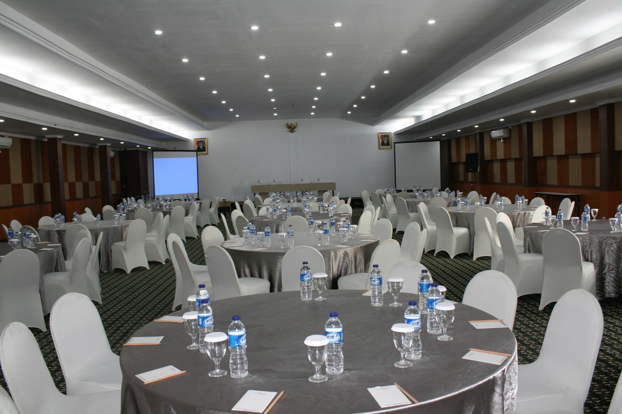 Grand Asrilia Hotel Bandung Exterior photo